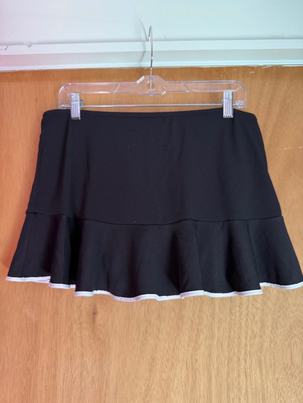 Tommy Bahama Black & White Ruffle Tankini with Skirt - Picture 6 of 9